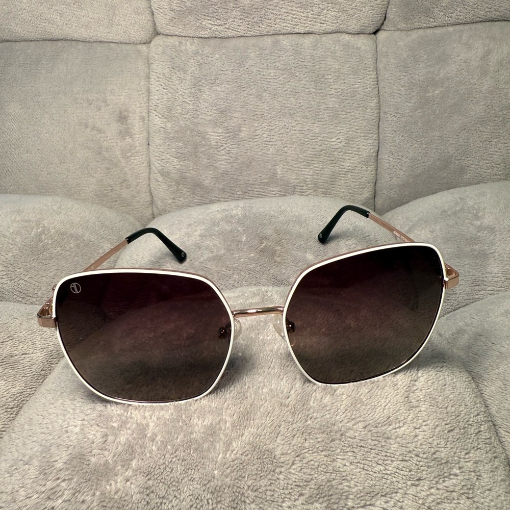 Women's Rose Gold Metal Sunglasses with Brown Gradient Lenses